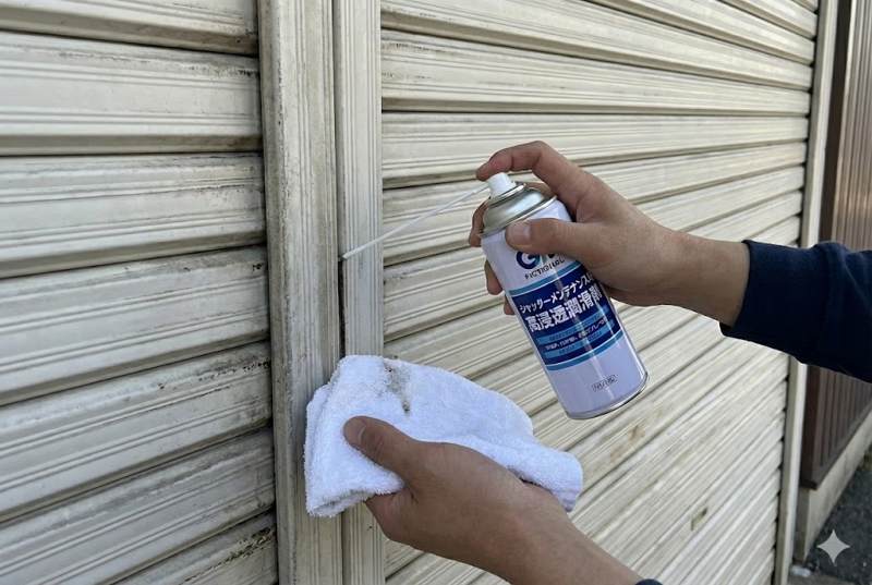 掃除と注油でシャッターの耐用年数は延びる